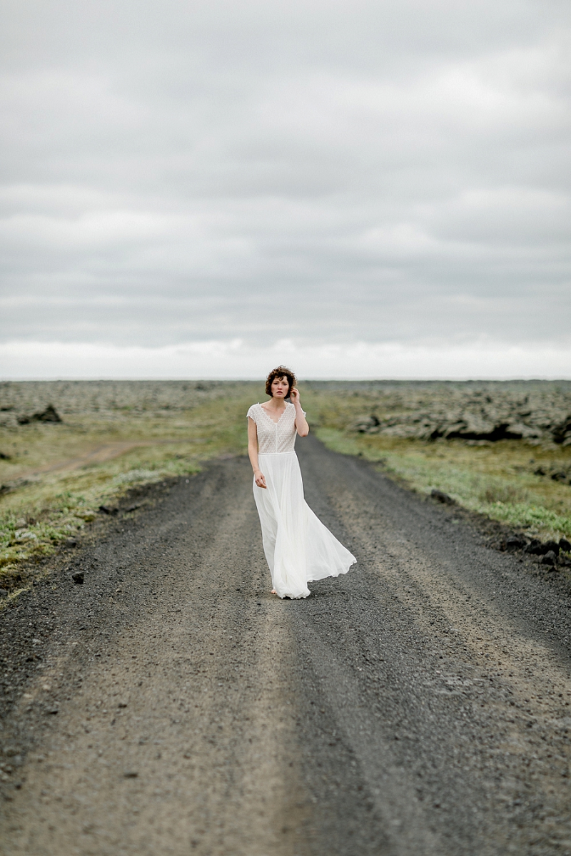 Anja Linner Island Editorial Shoot Therese und Luise Braut Brautkleid Boho Elopement