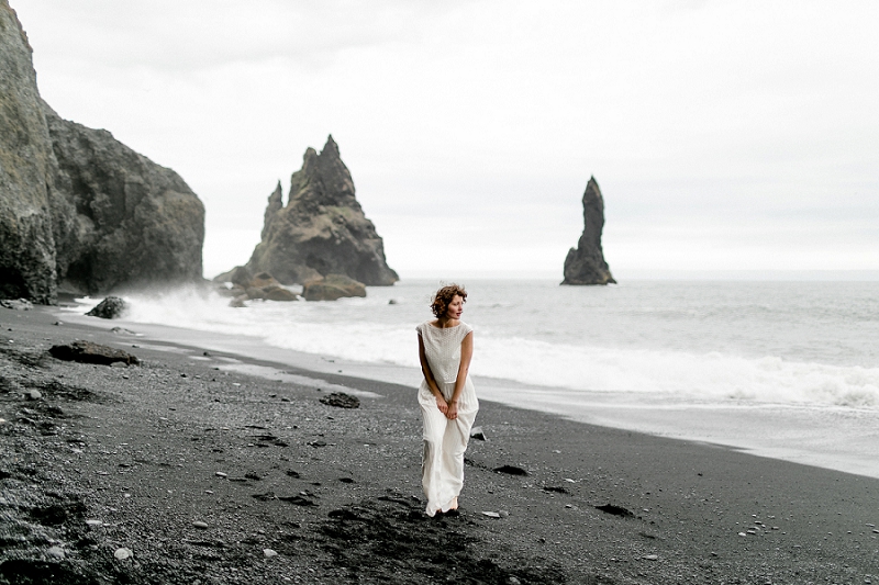 Anja Linner Island Editorial Shoot Hochzeit Island Therese und Luise Braut Brautkleid Boho Vik